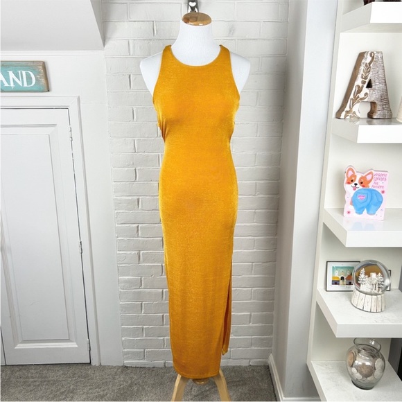 Elegant Orange Backless Dress - Picture 5 of 11
